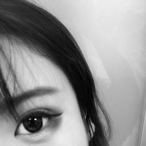 欧美18Vⅰdeos初次摘花
